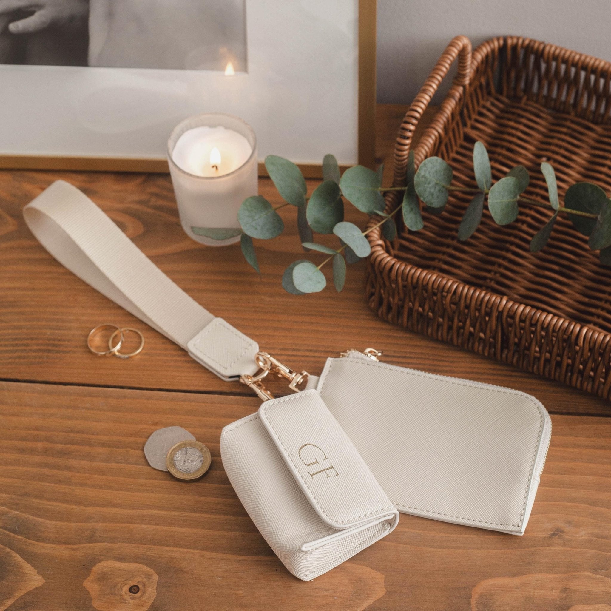 Personalised Purse and Case for AirPods – Custom Name AirPods Holder with Keychain - Jessica Hollie Gifts
