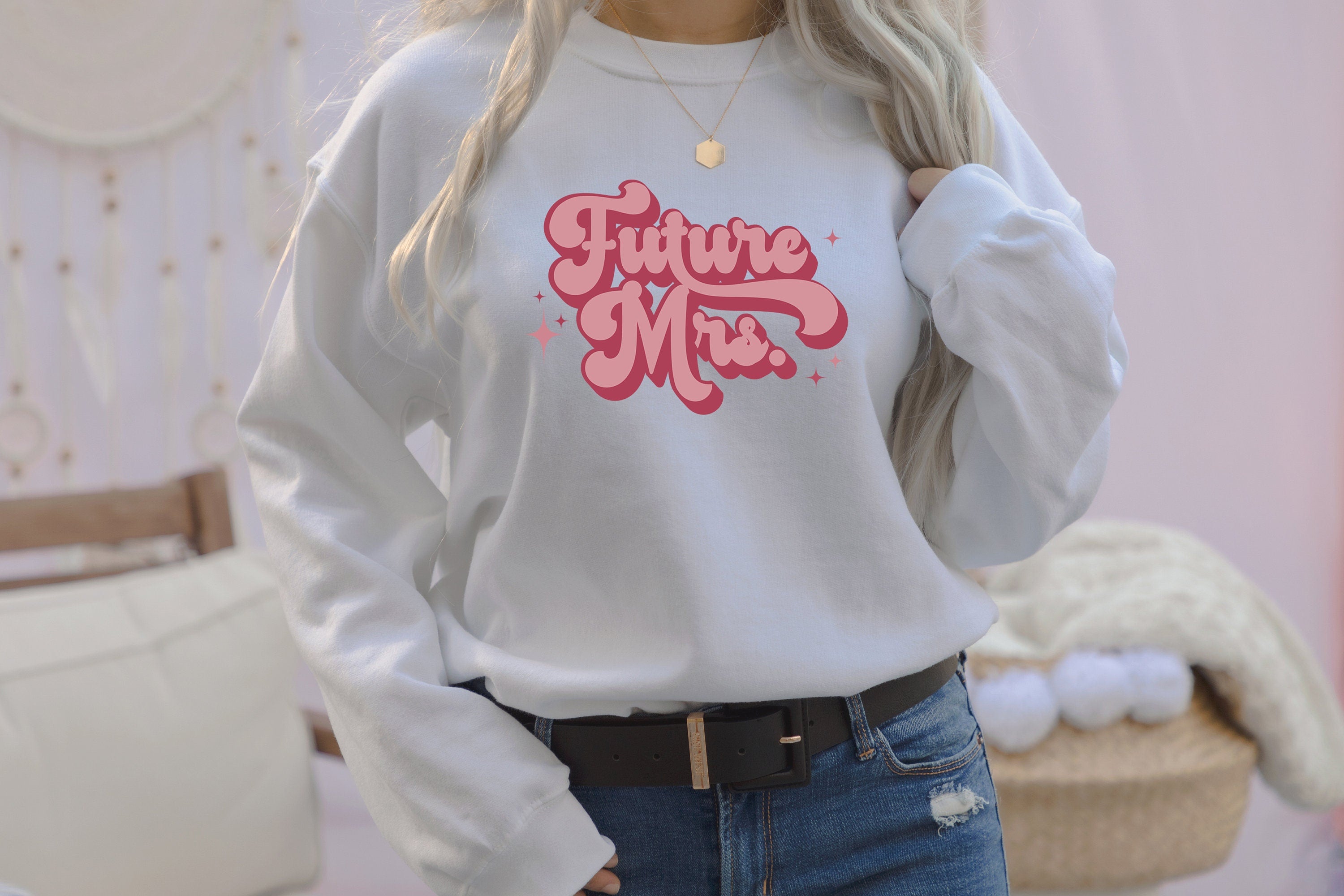 Bride to be shirt, Newly Engaged gift, Future Mrs Sweatshirt, Bridal Sweater